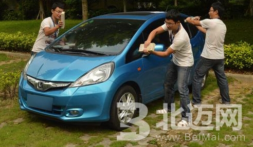 汽車鑰匙落在車內(nèi)該如何解決？